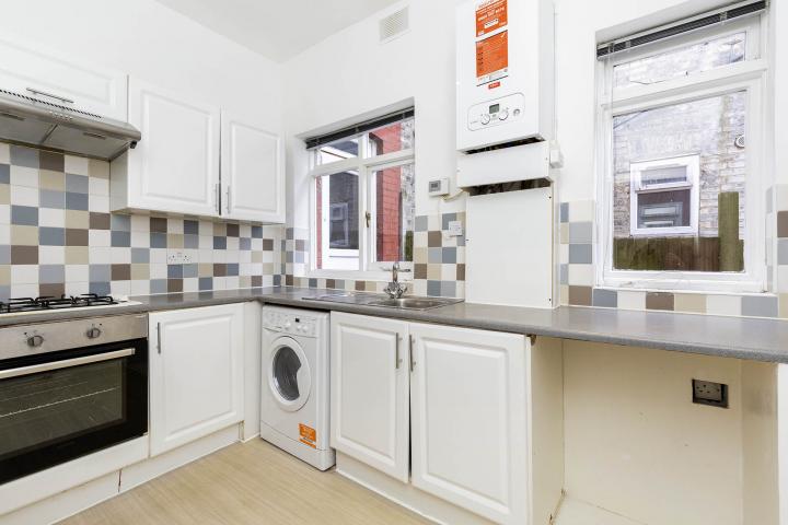 Modern Apartment Riffel Road, Willesden Green